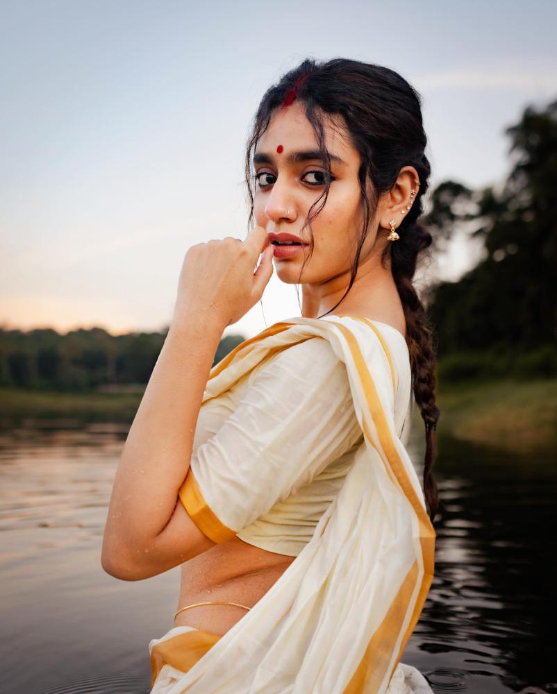 priya-prakash-varrier-new-look-photos